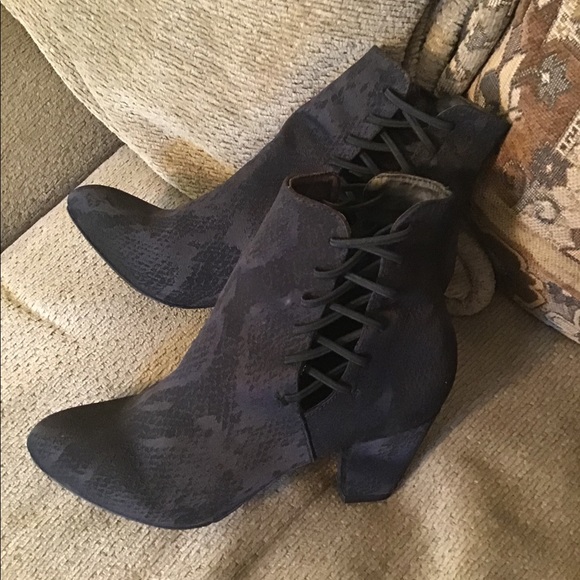 New York Transit size 7 Women’s granny core Victoria shoes heel boots - Picture 4 of 9